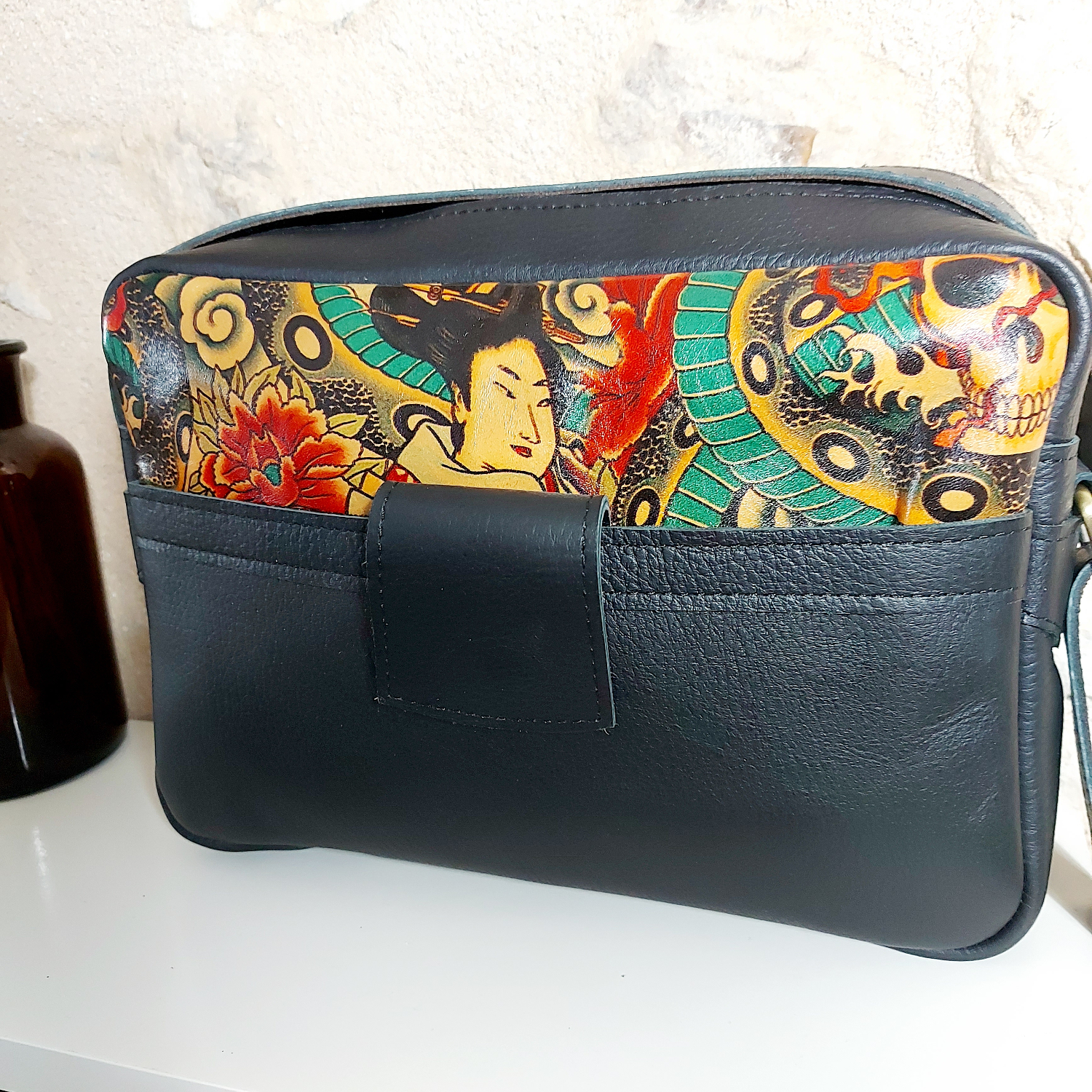 Sac bandoulière en cuir noir façon trotteur